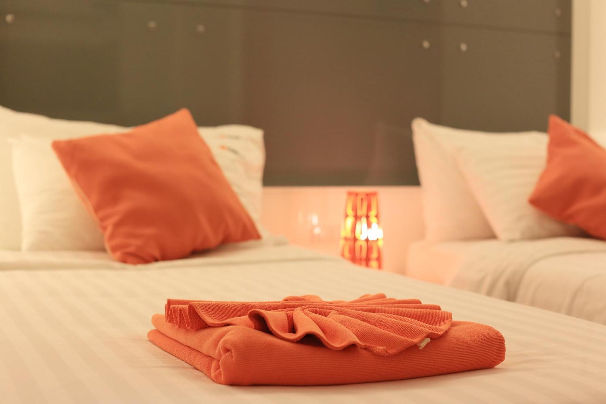 The Original Orange Hotel Накхонсітхаммарат Номер фото