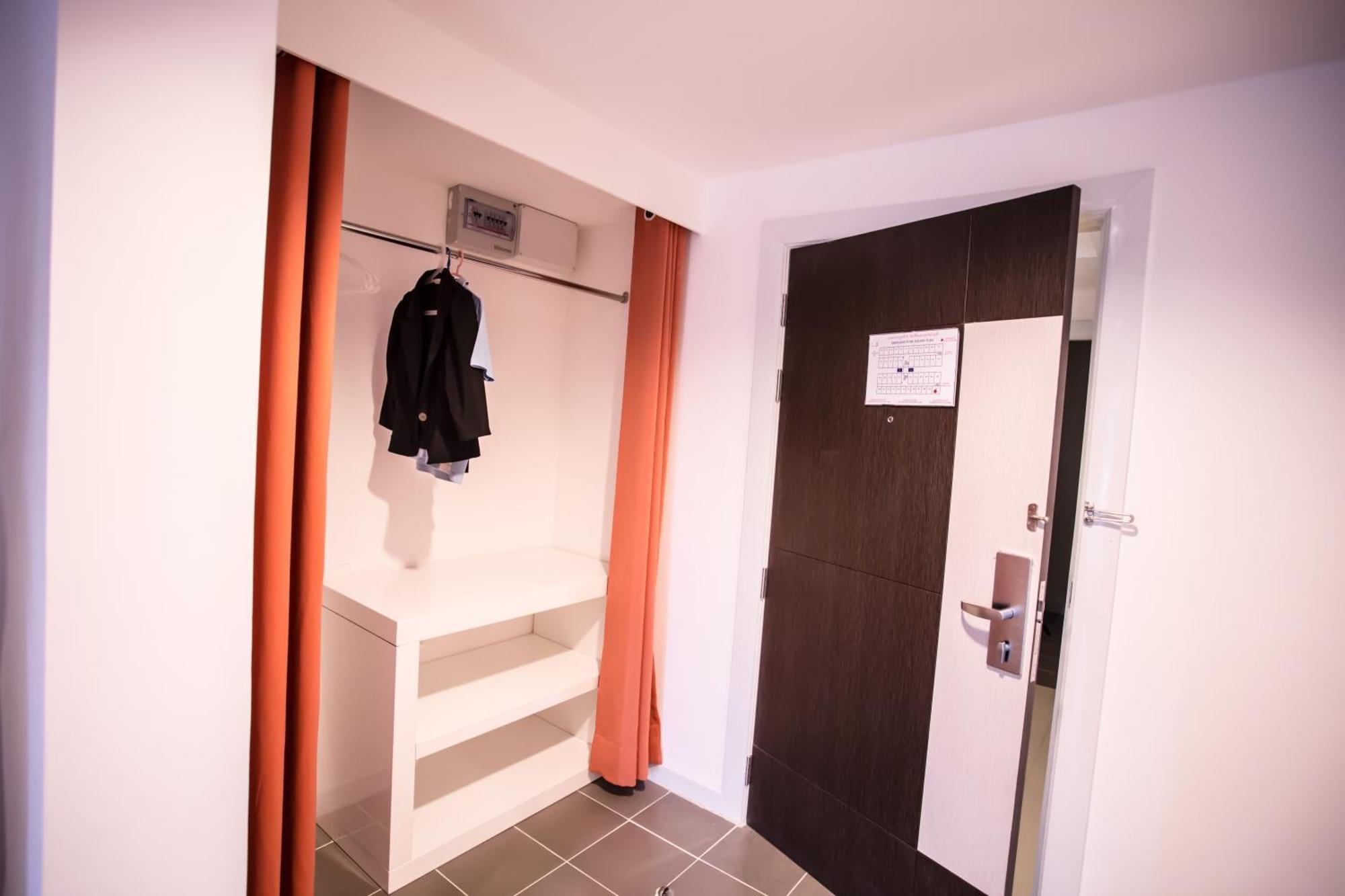 The Original Orange Hotel Накхонсітхаммарат Номер фото
